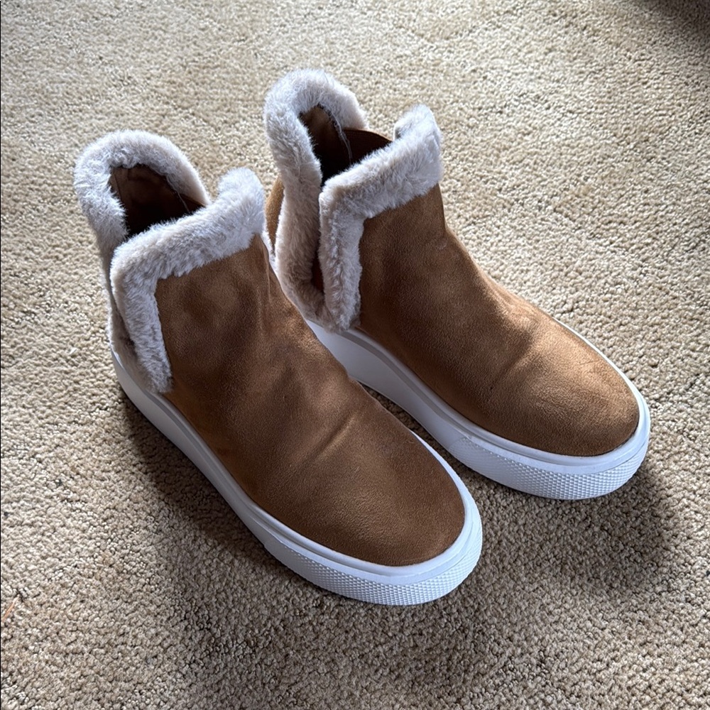Nine West Tan and White Suede Sneakers with Plush Lining